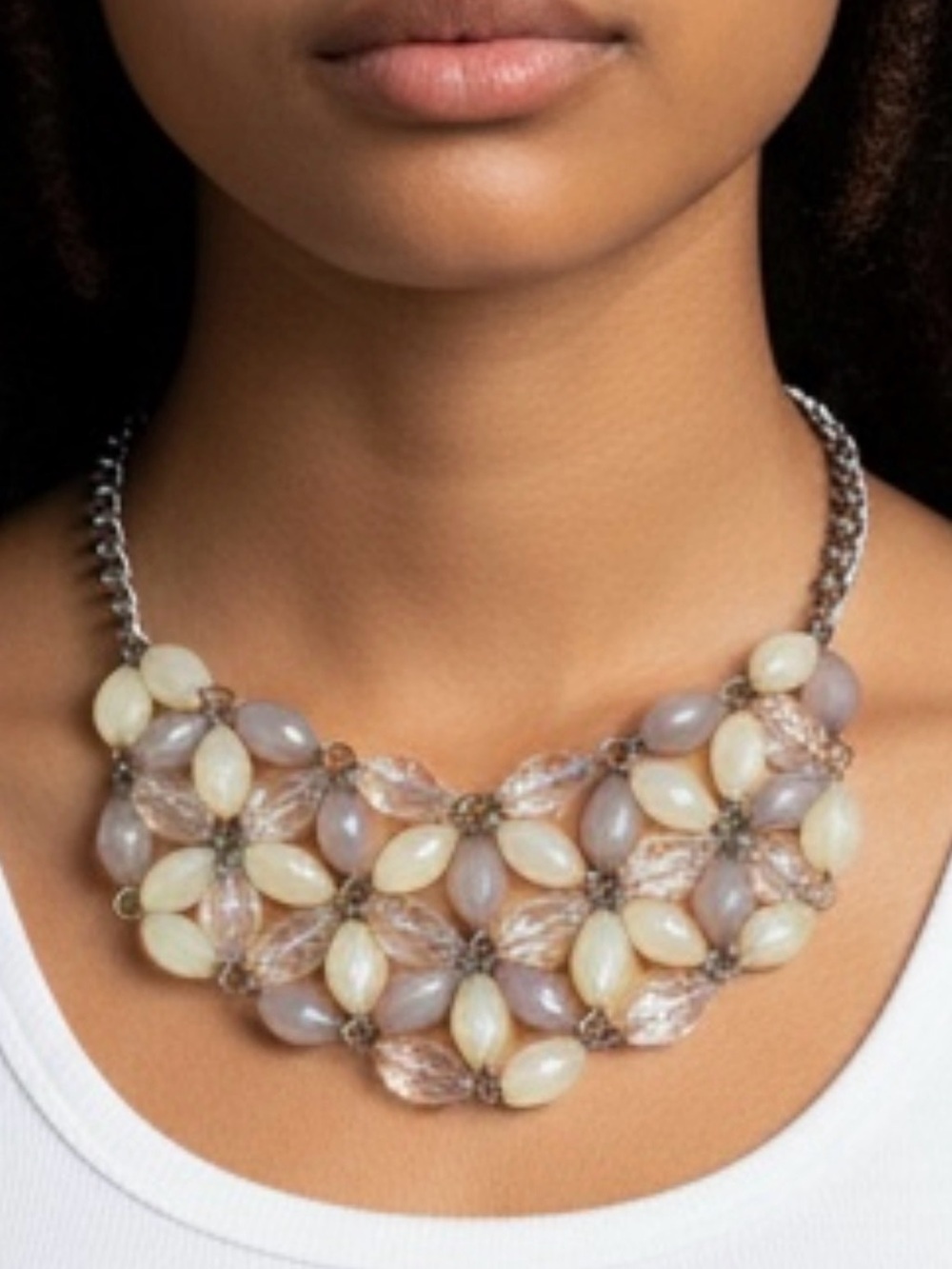 💝 2/20$ Floral soft pastel neutral bib necklace, silver chain, Whimsical Y2K